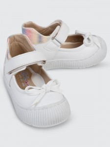 White Girls-Flat Shoes